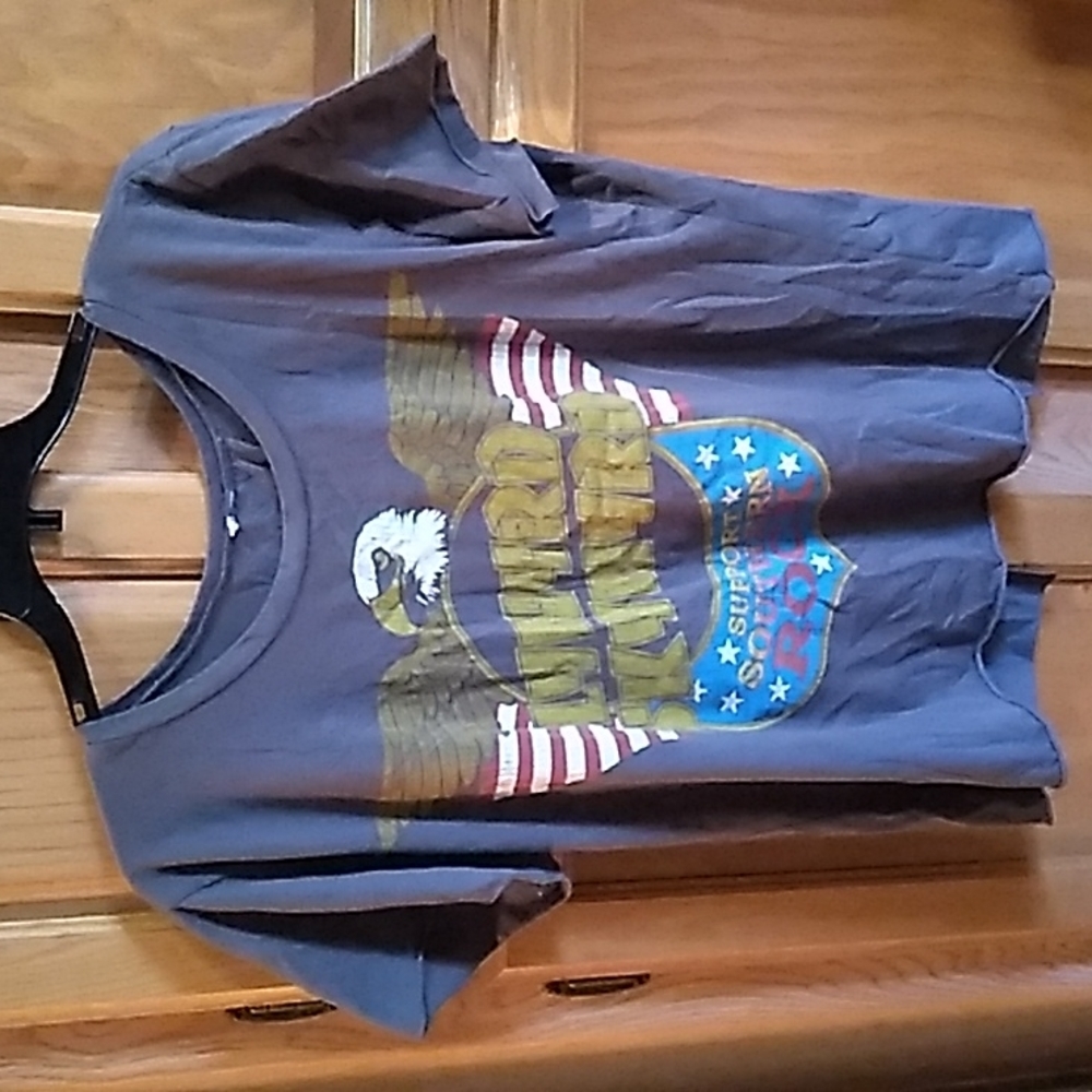 Sz M Open Back Lynyrd Skynrd Shirt